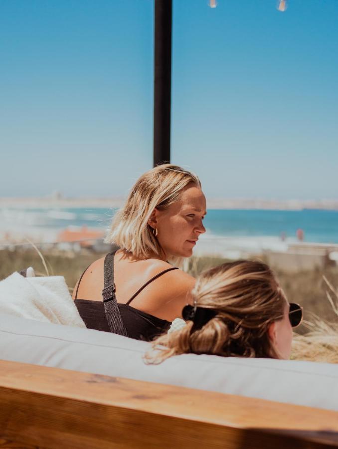 The Salty Pelican Yoga & Surf Retreat Hotel Peniche Exterior foto