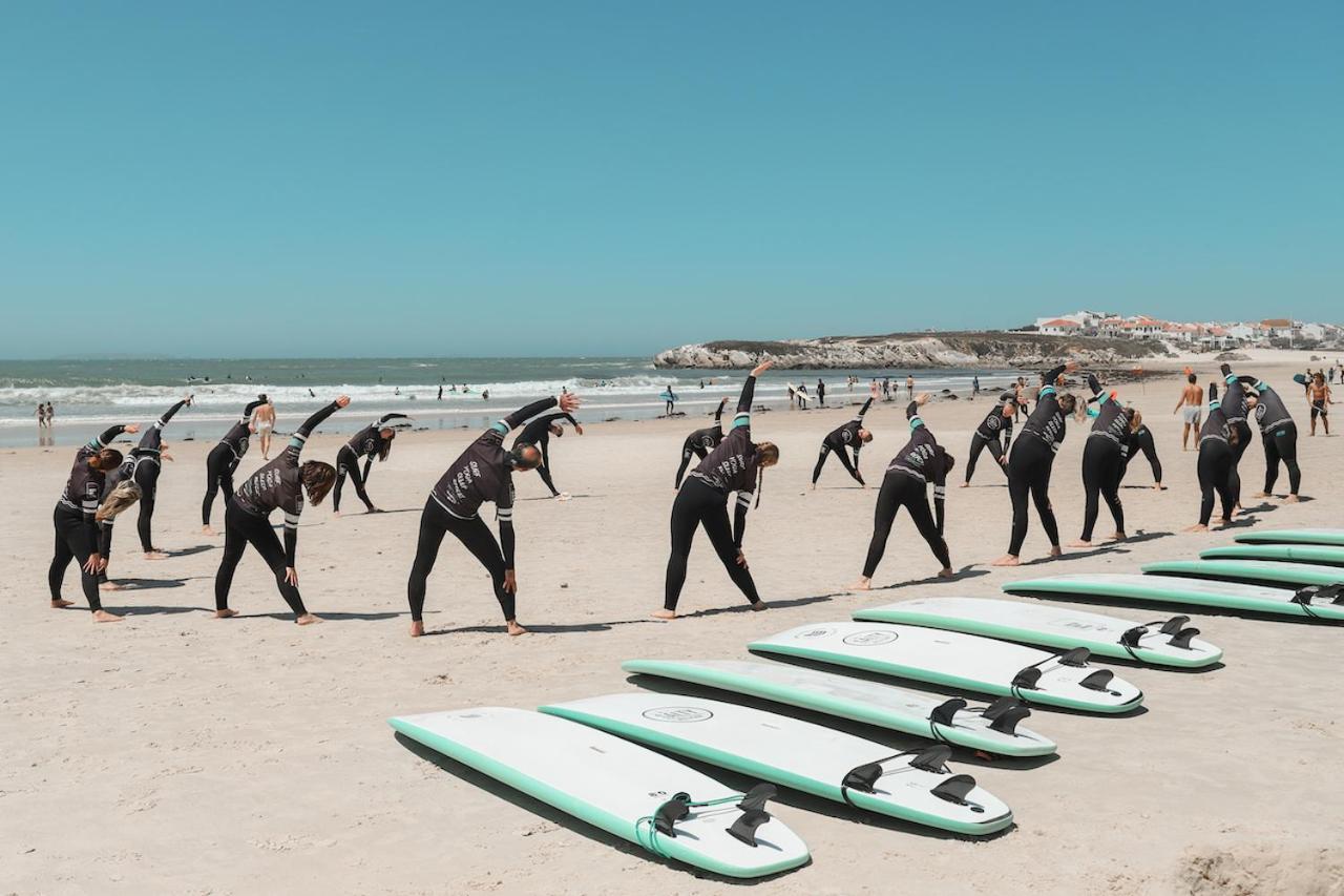 The Salty Pelican Yoga & Surf Retreat Hotel Peniche Exterior foto